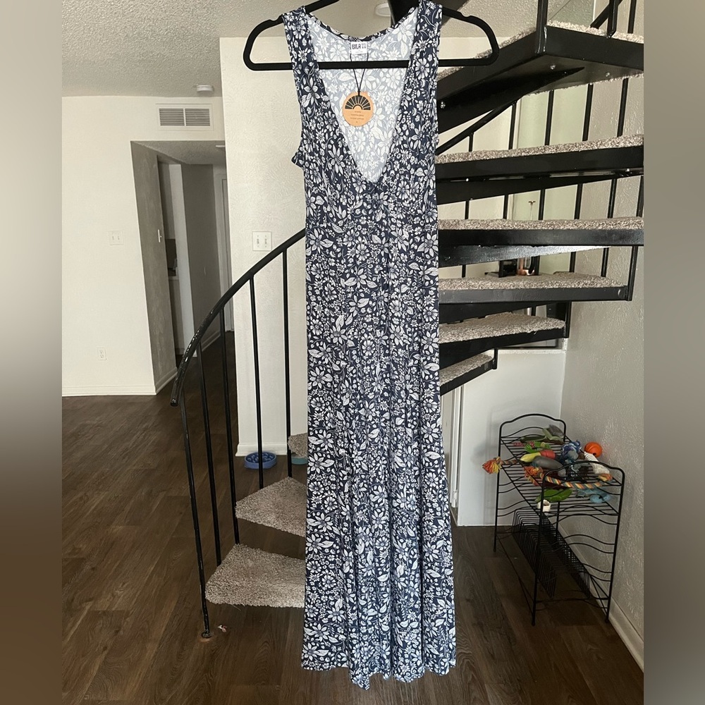 Bila-77 NWT floral maxi dress